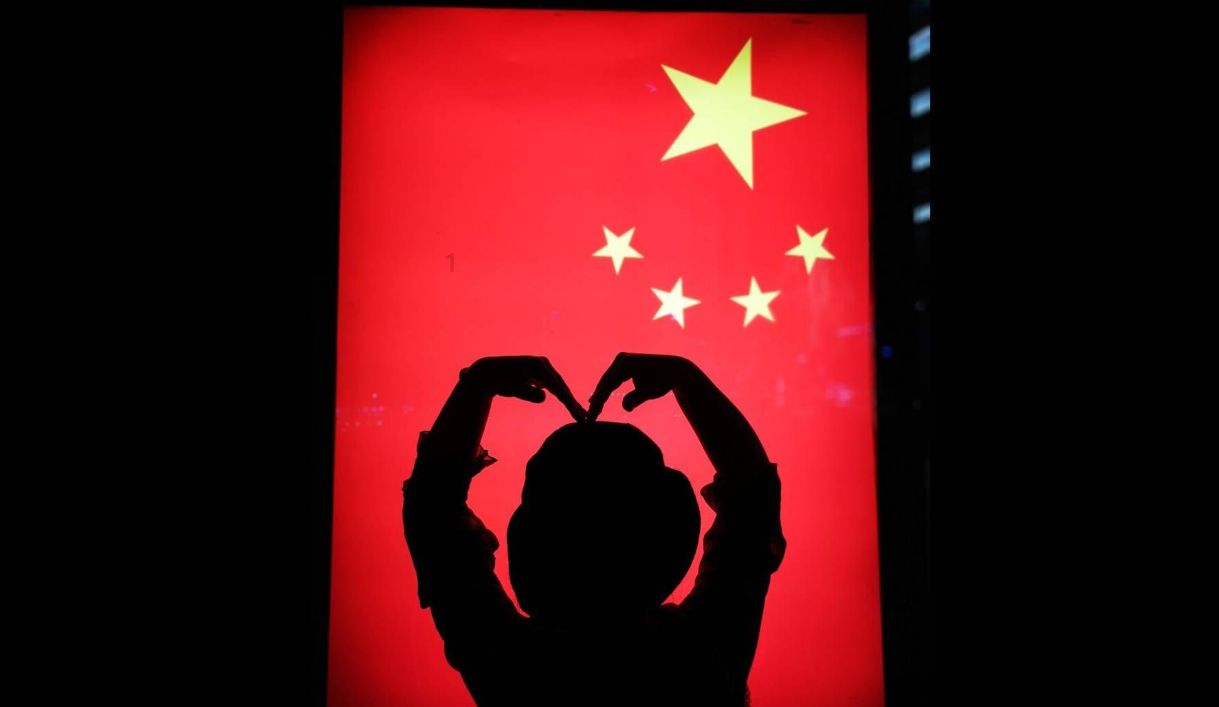 凝聚互助力量,共担风雨同沐阳光